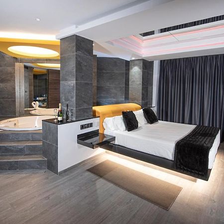 Hotel Luve Сан Антонио де Бенахебер Екстериор снимка